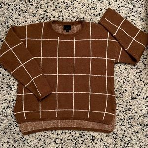 Taylor Swift’s checkered wool sweater!